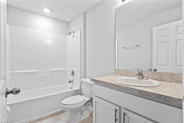 1319 NW 14th PL, Cape Coral, FL 33993