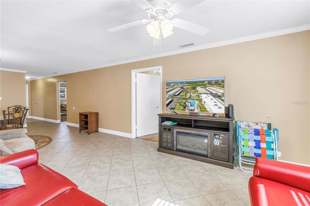 5287 81ST STREET N 5, St Petersburg, FL 33709