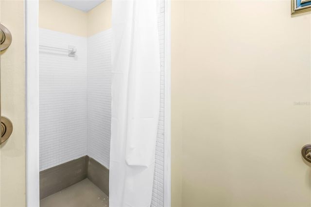 5287 81ST STREET N 5, St Petersburg, FL 33709