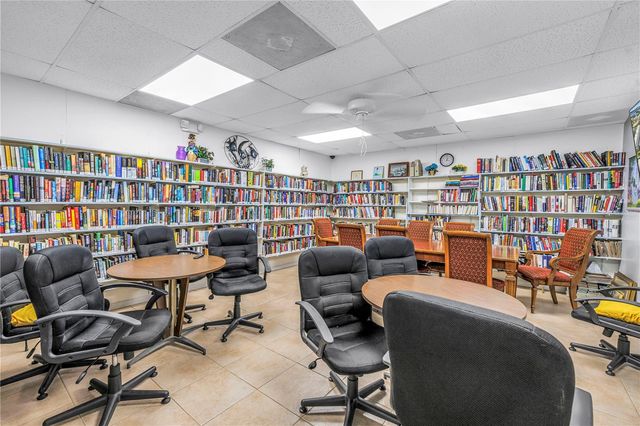 5287 81ST STREET N 5, St Petersburg, FL 33709