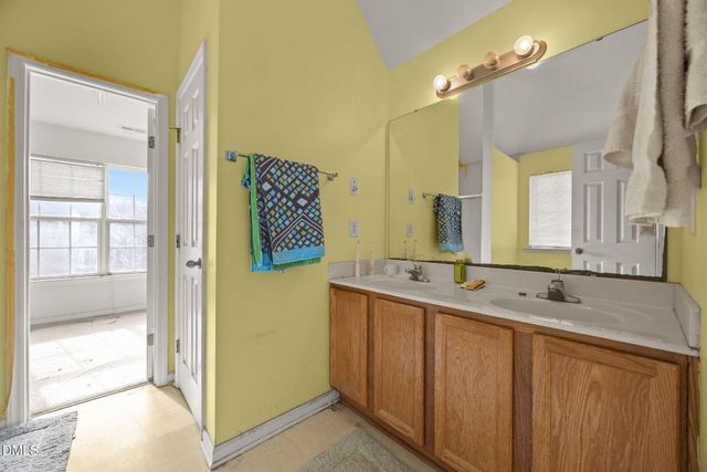 524 Texanna Way, Holly Springs, NC 27540