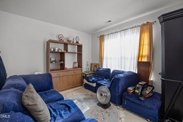 524 Texanna Way, Holly Springs, NC 27540