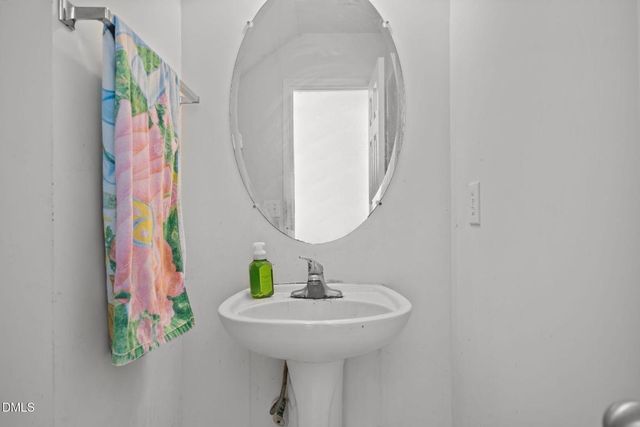 524 Texanna Way, Holly Springs, NC 27540