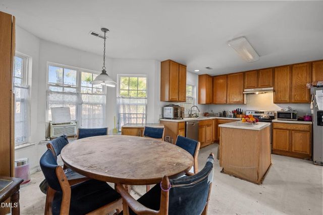 524 Texanna Way, Holly Springs, NC 27540