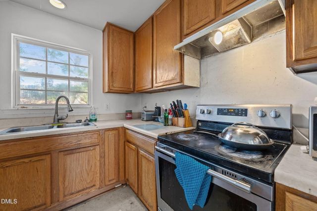 524 Texanna Way, Holly Springs, NC 27540