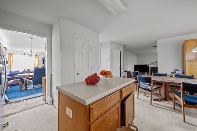 524 Texanna Way, Holly Springs, NC 27540