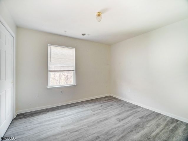 56 Kent St, Newark City, NJ 07108