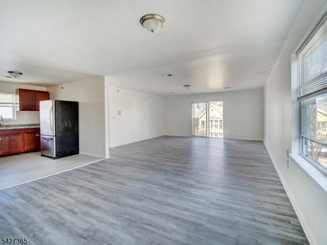 56 Kent St, Newark City, NJ 07108