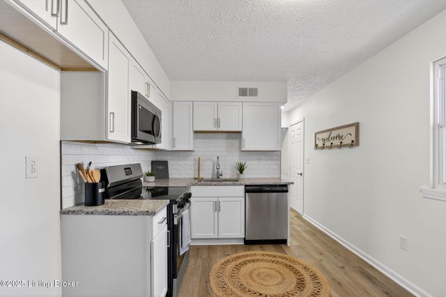 6101 Toebbe Ln, Louisville, KY 40229