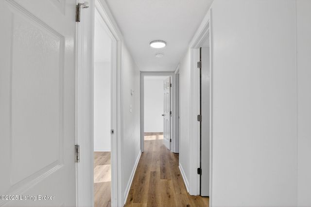 6101 Toebbe Ln, Louisville, KY 40229