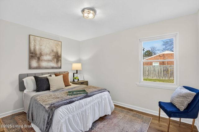 6101 Toebbe Ln, Louisville, KY 40229