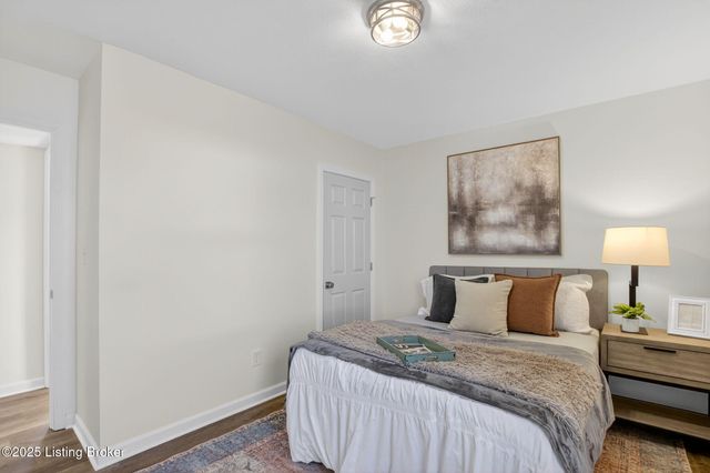 6101 Toebbe Ln, Louisville, KY 40229