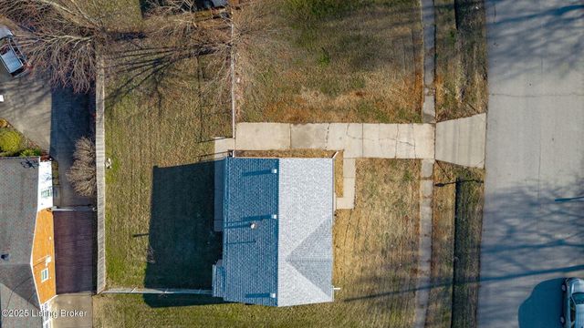 6101 Toebbe Ln, Louisville, KY 40229