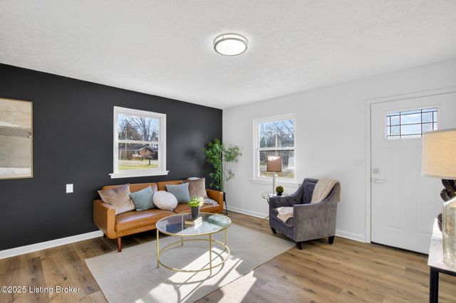 6101 Toebbe Ln, Louisville, KY 40229