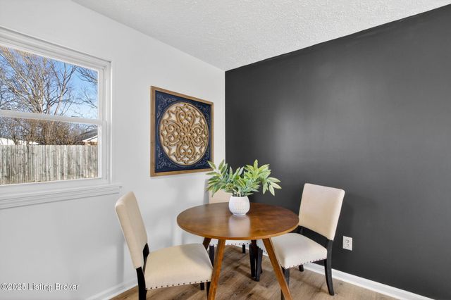 6101 Toebbe Ln, Louisville, KY 40229