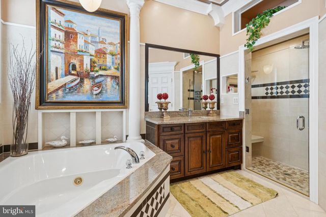 4 RUNNING BROOK TER, Barnegat, NJ 08005