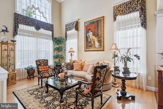 4 RUNNING BROOK TER, Barnegat, NJ 08005