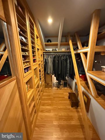 4 RUNNING BROOK TER, Barnegat, NJ 08005