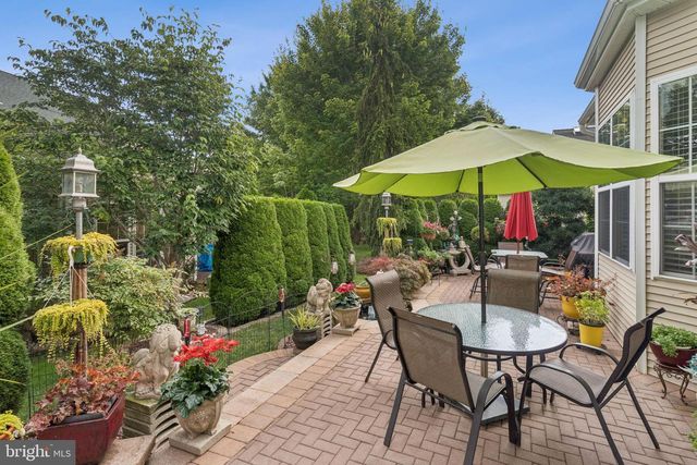 4 RUNNING BROOK TER, Barnegat, NJ 08005