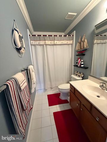 4 RUNNING BROOK TER, Barnegat, NJ 08005