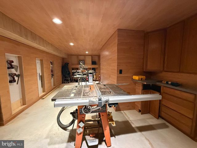 4 RUNNING BROOK TER, Barnegat, NJ 08005