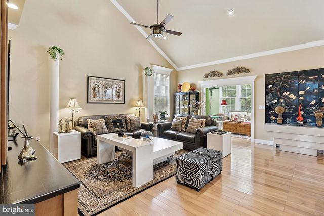 4 RUNNING BROOK TER, Barnegat, NJ 08005