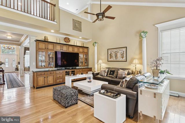 4 RUNNING BROOK TER, Barnegat, NJ 08005