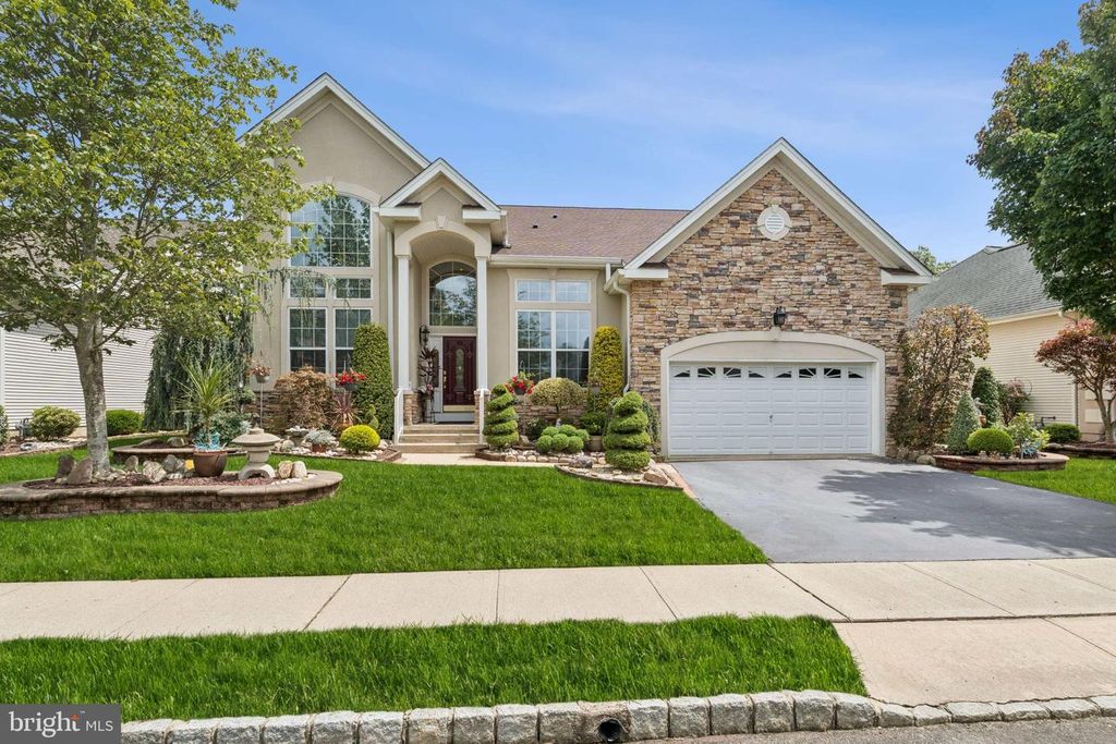 4 RUNNING BROOK TER, Barnegat, NJ 08005