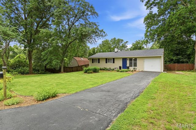 32 W Meadow Lane, Ellisville, MO 63021