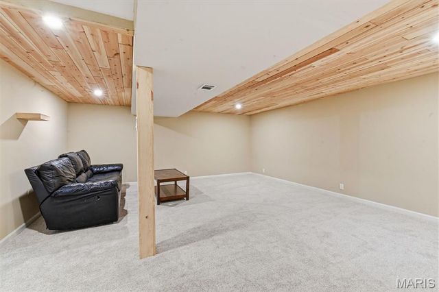 32 W Meadow Lane, Ellisville, MO 63021