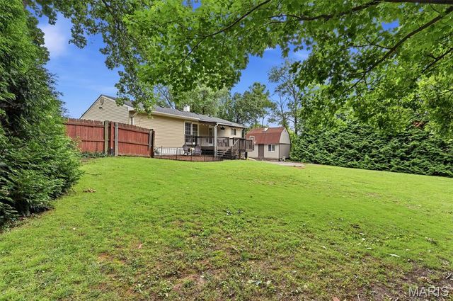 32 W Meadow Lane, Ellisville, MO 63021