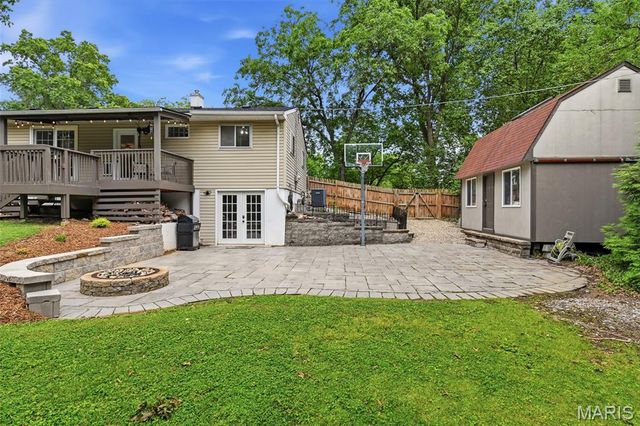 32 W Meadow Lane, Ellisville, MO 63021