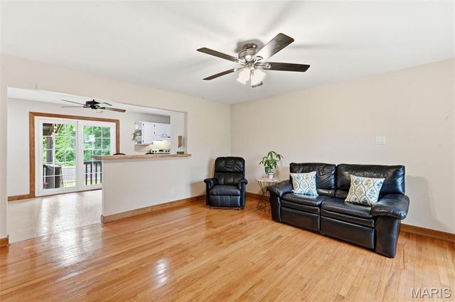 32 W Meadow Lane, Ellisville, MO 63021