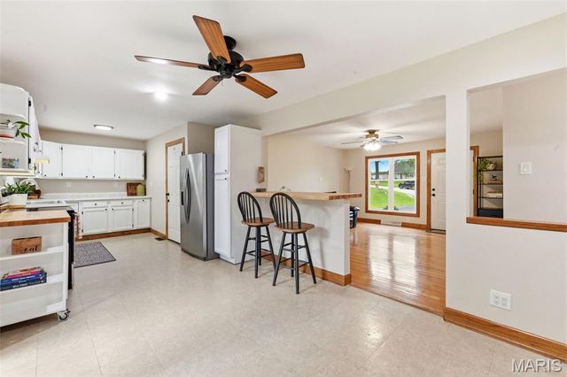 32 W Meadow Lane, Ellisville, MO 63021