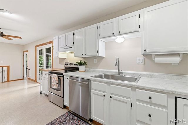 32 W Meadow Lane, Ellisville, MO 63021