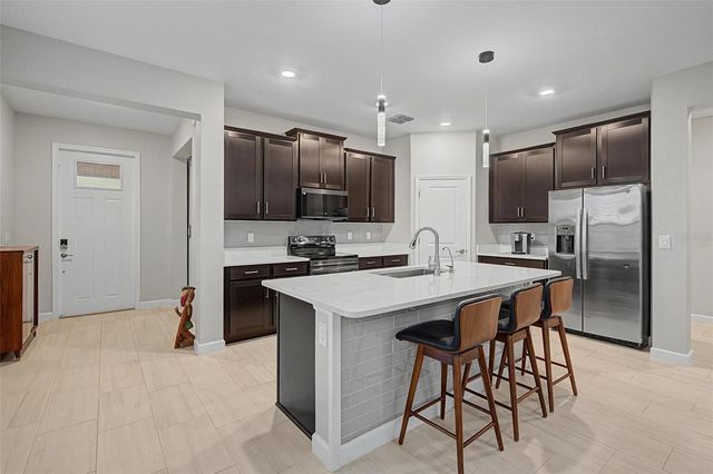 10460 GABLE DIG LOOP, San Antonio, FL 33576