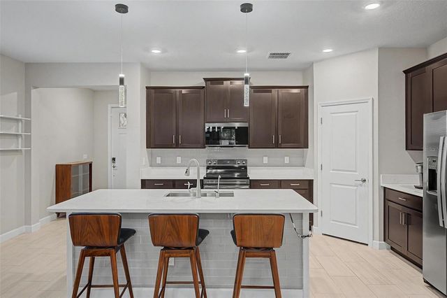 10460 GABLE DIG LOOP, San Antonio, FL 33576