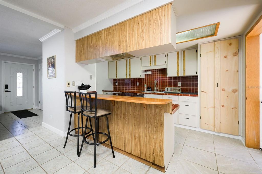 Image 11 of property listing at 76 S CAPRI DRIVE, Ormond Beach, FL 32174