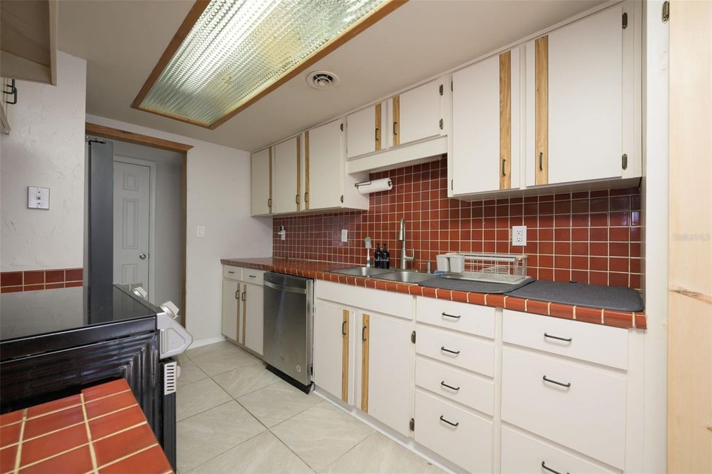 Image 12 of property listing at 76 S CAPRI DRIVE, Ormond Beach, FL 32174