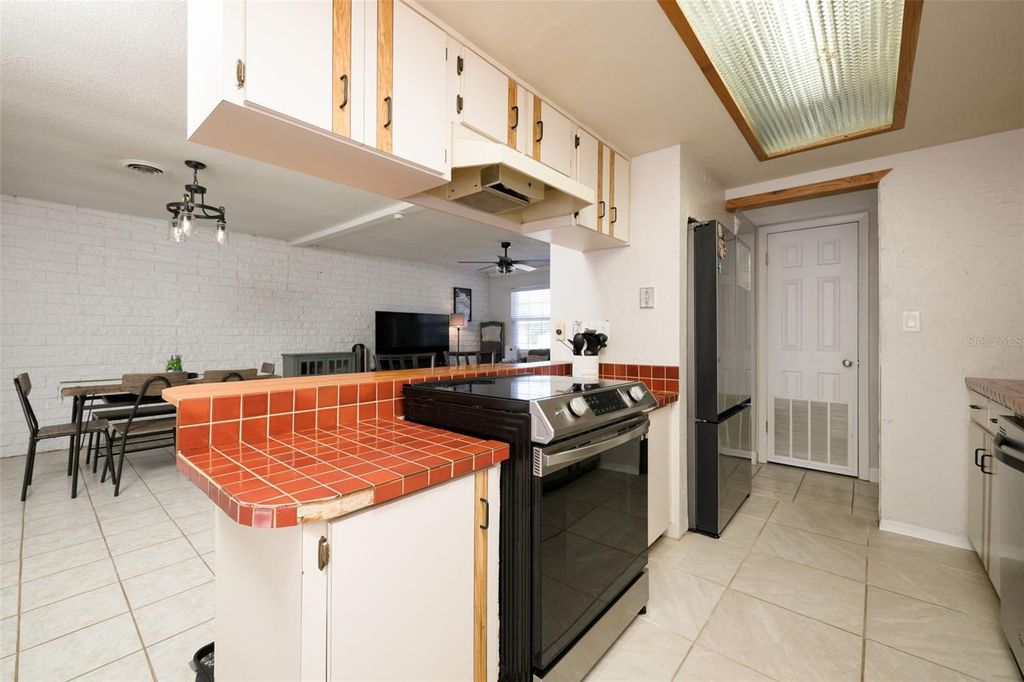 Image 13 of property listing at 76 S CAPRI DRIVE, Ormond Beach, FL 32174