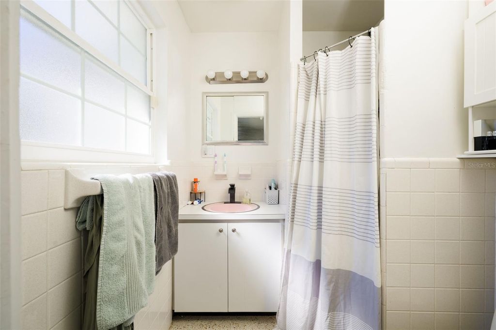 Image 19 of property listing at 76 S CAPRI DRIVE, Ormond Beach, FL 32174