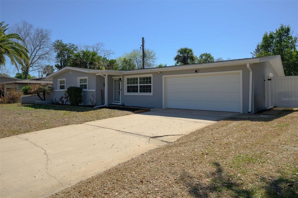 Image 3 of property listing at 76 S CAPRI DRIVE, Ormond Beach, FL 32174