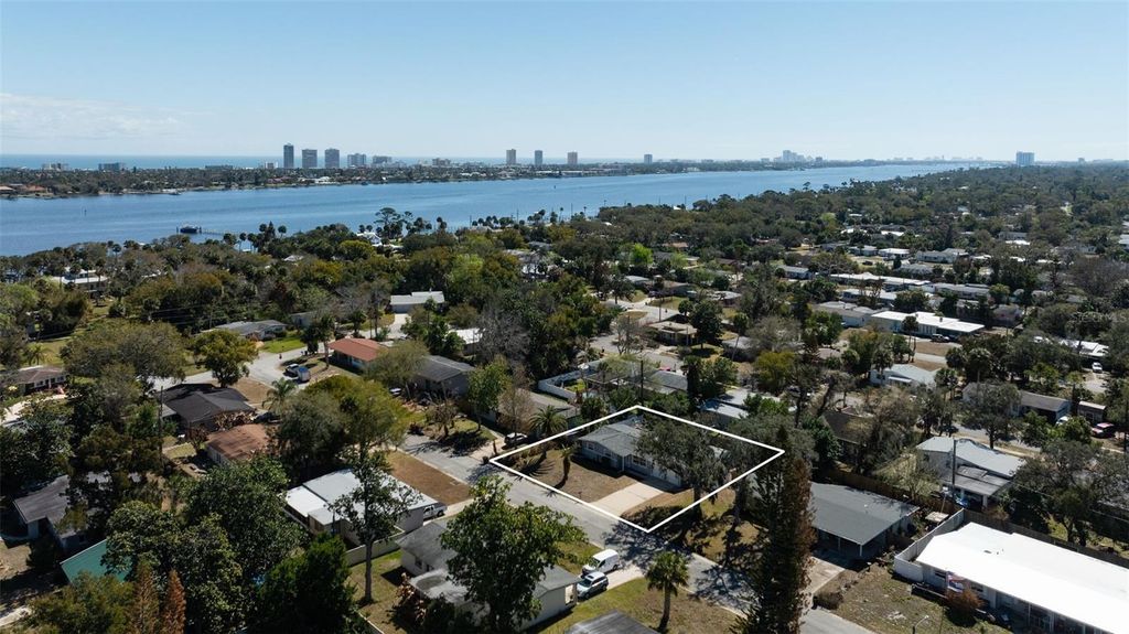 Image 31 of property listing at 76 S CAPRI DRIVE, Ormond Beach, FL 32174