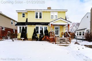 1586 W Troy Street, Ferndale, MI 48220
