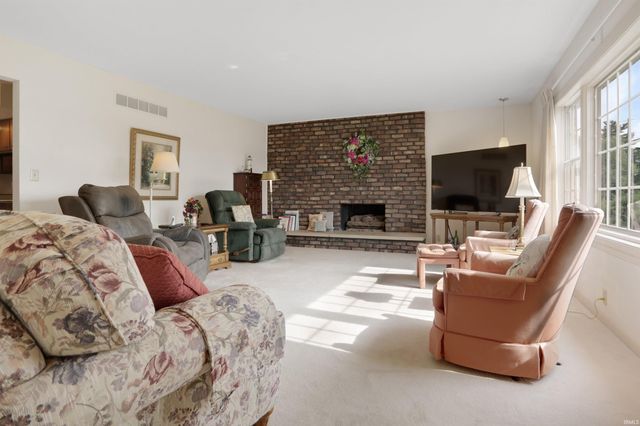 6977 Boyer Road, Newburgh, IN 47630