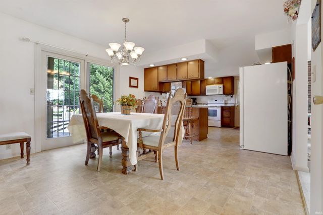 6977 Boyer Road, Newburgh, IN 47630