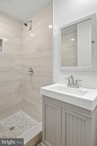 633 IRVING ST NW, Washington, DC 20010