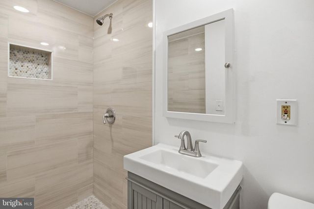 633 IRVING ST NW, Washington, DC 20010