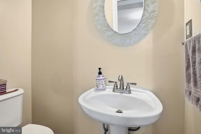 633 IRVING ST NW, Washington, DC 20010