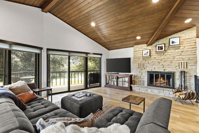 4539 Stonewood Drive, Middleton, WI 53562